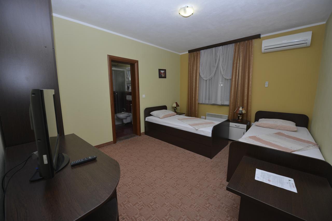 Motel Borik Potoci Kültér fotó